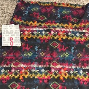Small NWT LuLaRoe Azure Skirt short maxi very stretchy with Aztec pattern